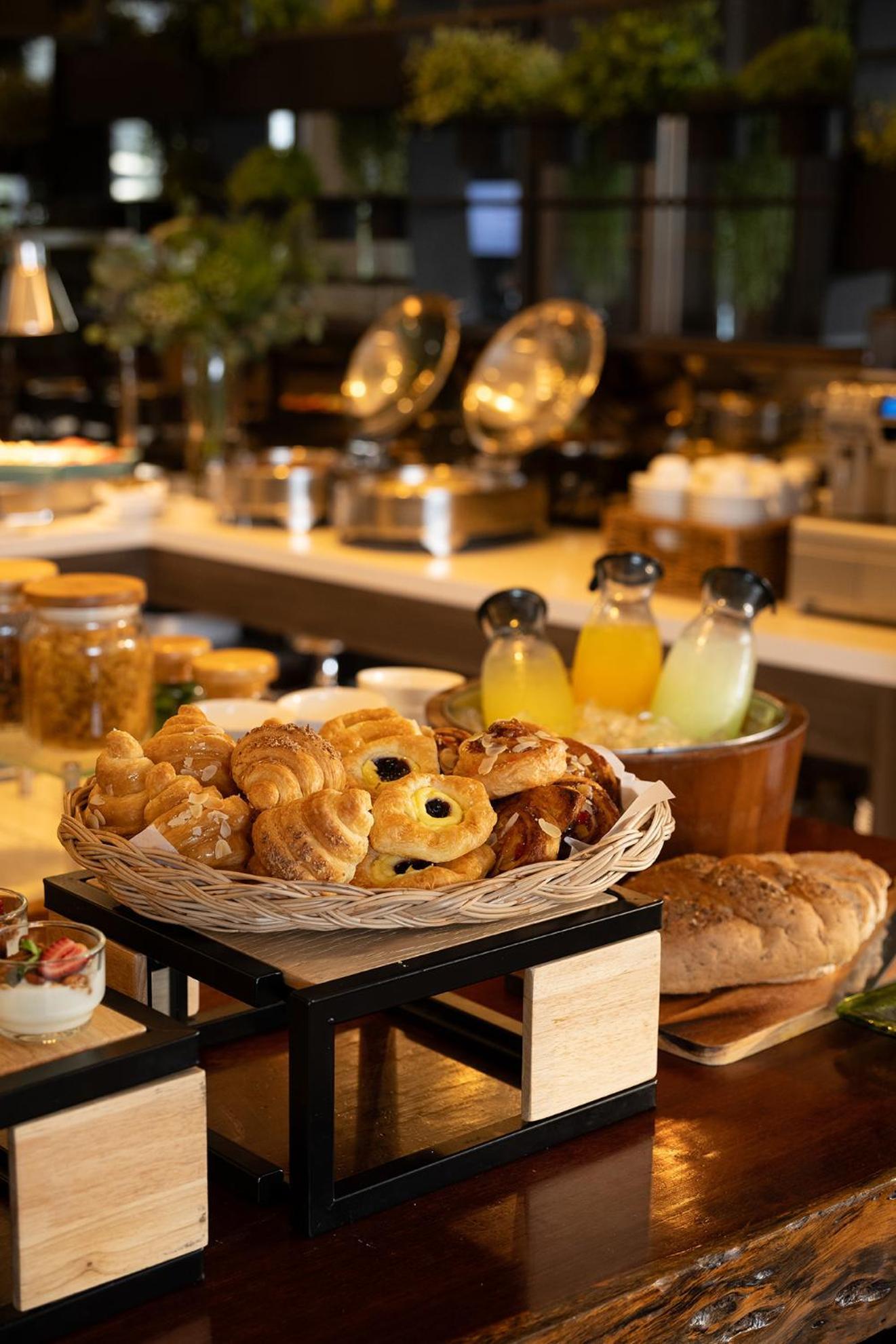 Bliston Suwan Park View Hotel Банкок Екстериор снимка