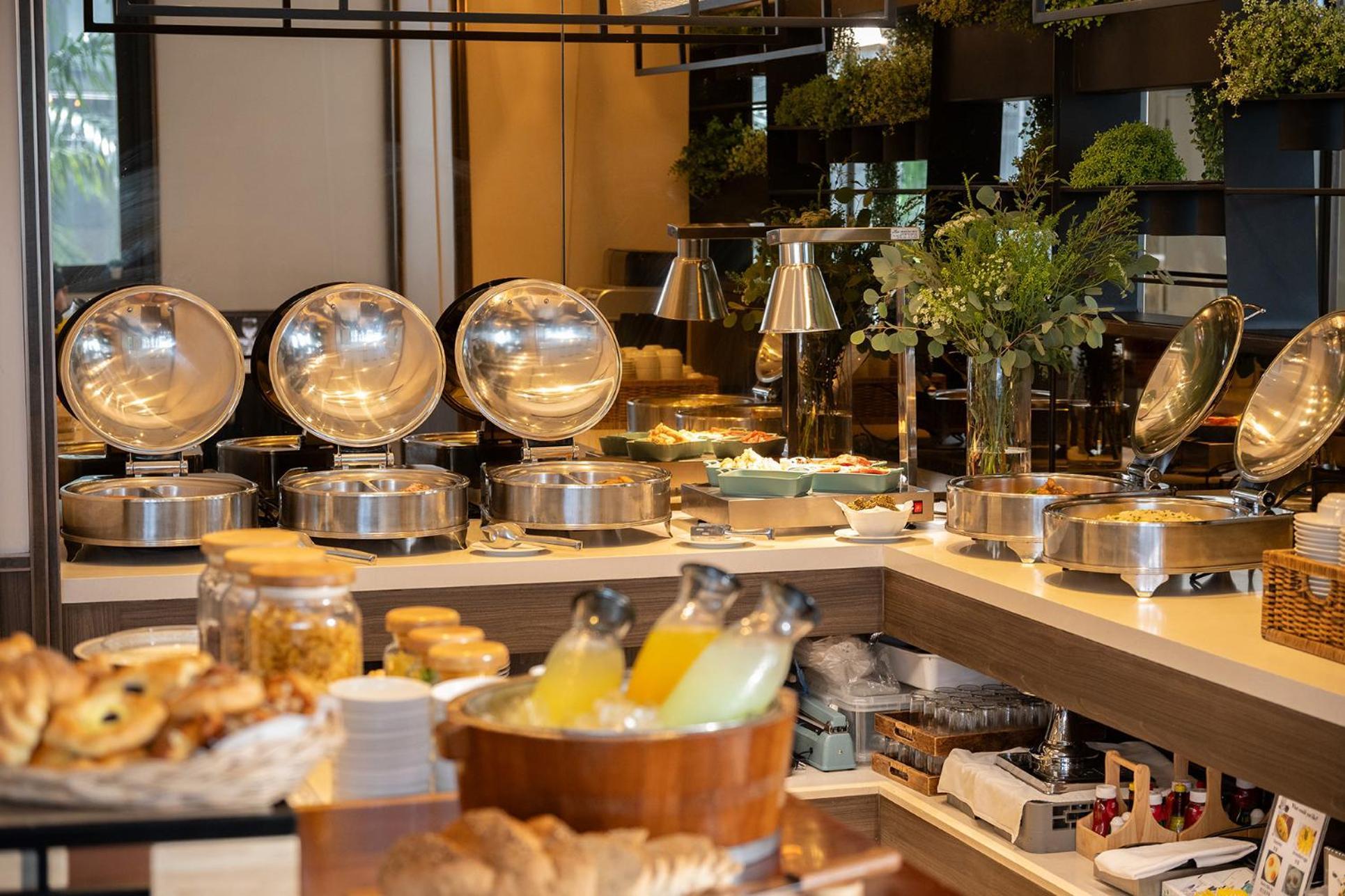 Bliston Suwan Park View Hotel Банкок Екстериор снимка
