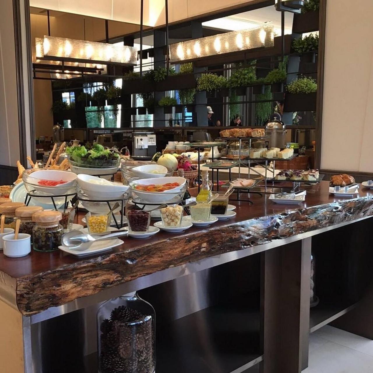 Bliston Suwan Park View Hotel Банкок Екстериор снимка